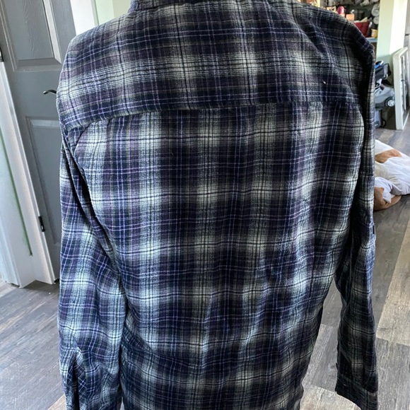 Stillwater  flannel top like new - Picture 2 of 4